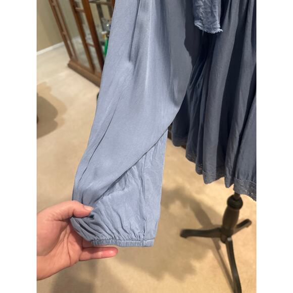 ⭐️ Women’s Grace + Karma Blue Prairie Lace Top Size Large Romantic - Picture 4 of 7